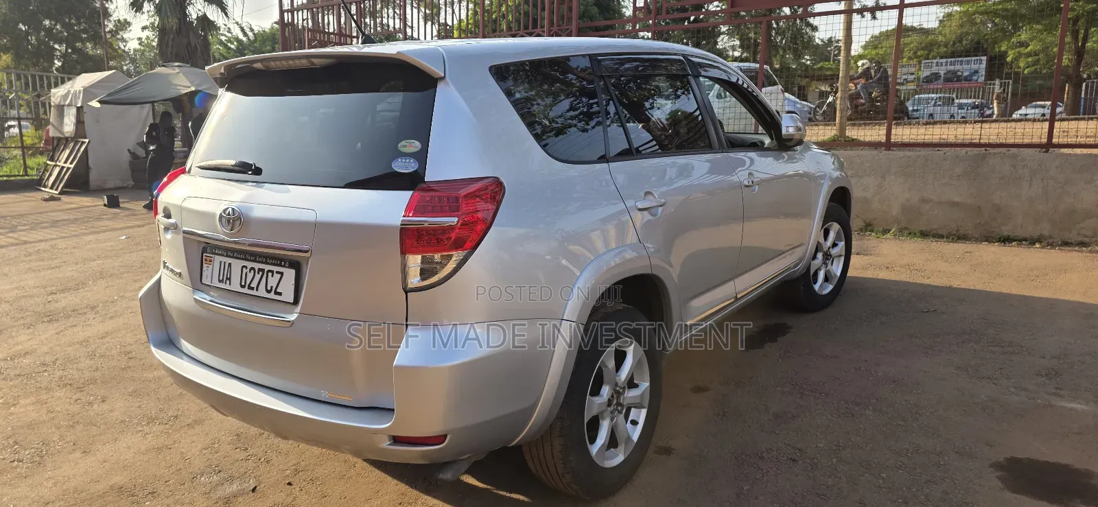 Toyota Vanguard 2011 Silver