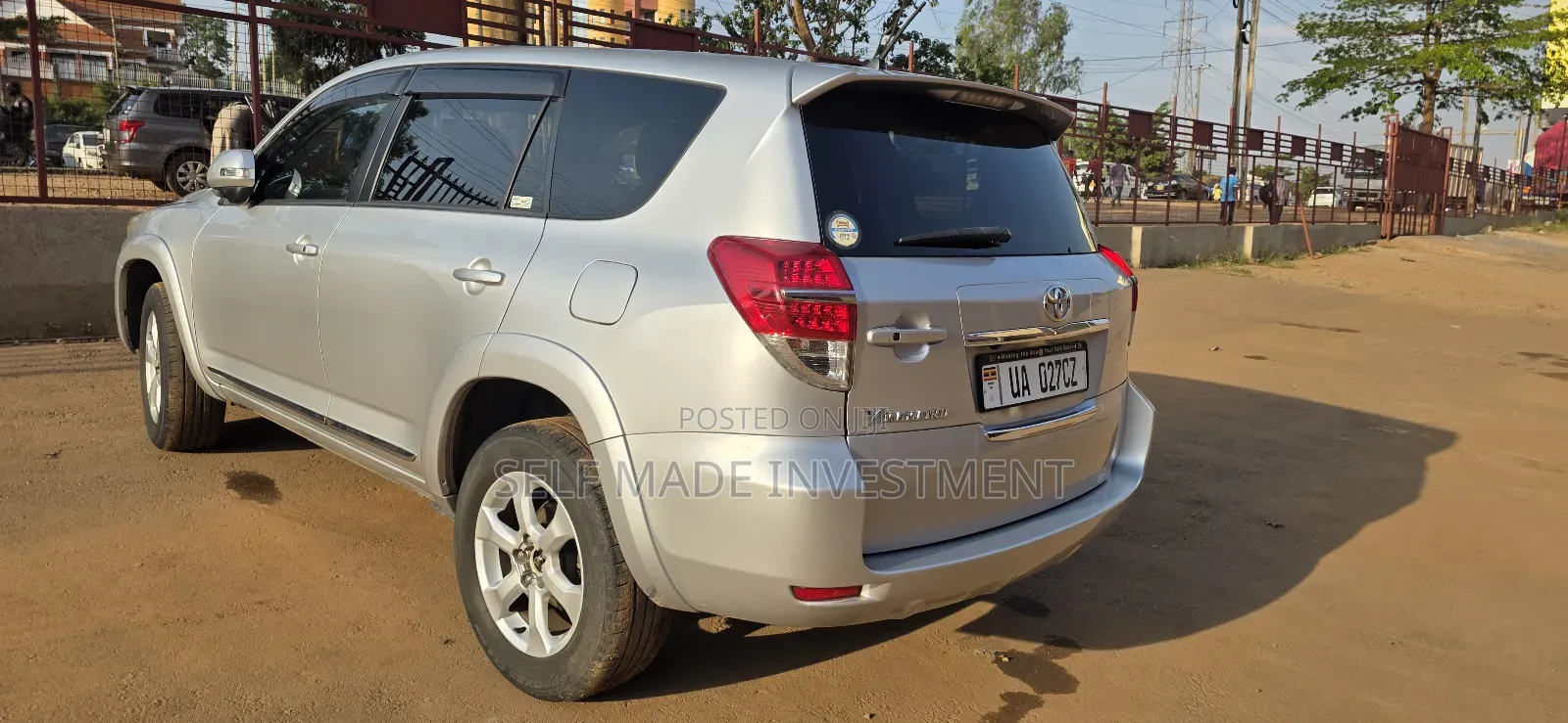 Toyota Vanguard 2011 Silver