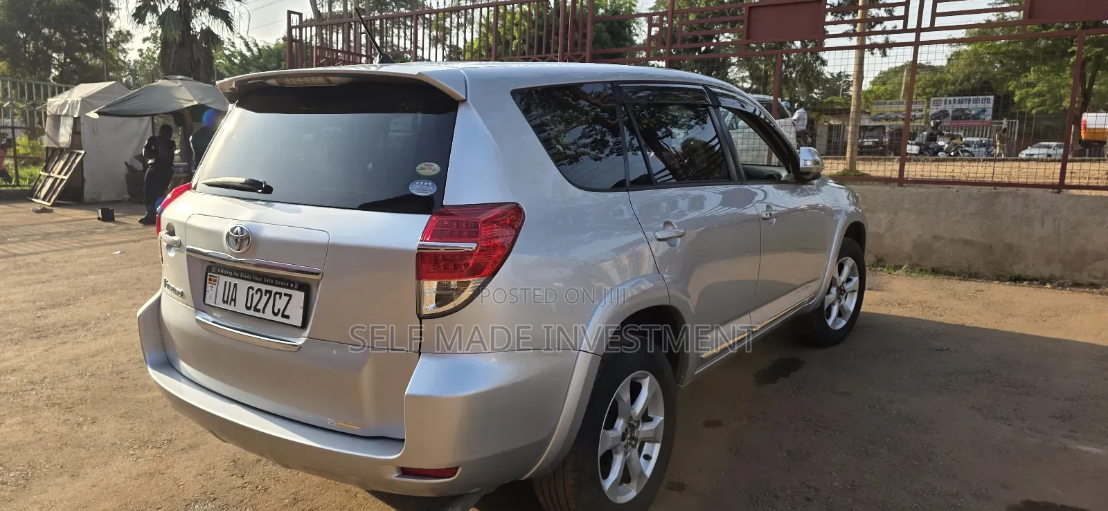 Toyota Vanguard 2011 Silver