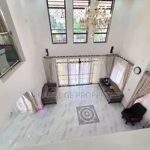 6bdrm Mansion in Bwebajja Akright, Central Division for rent