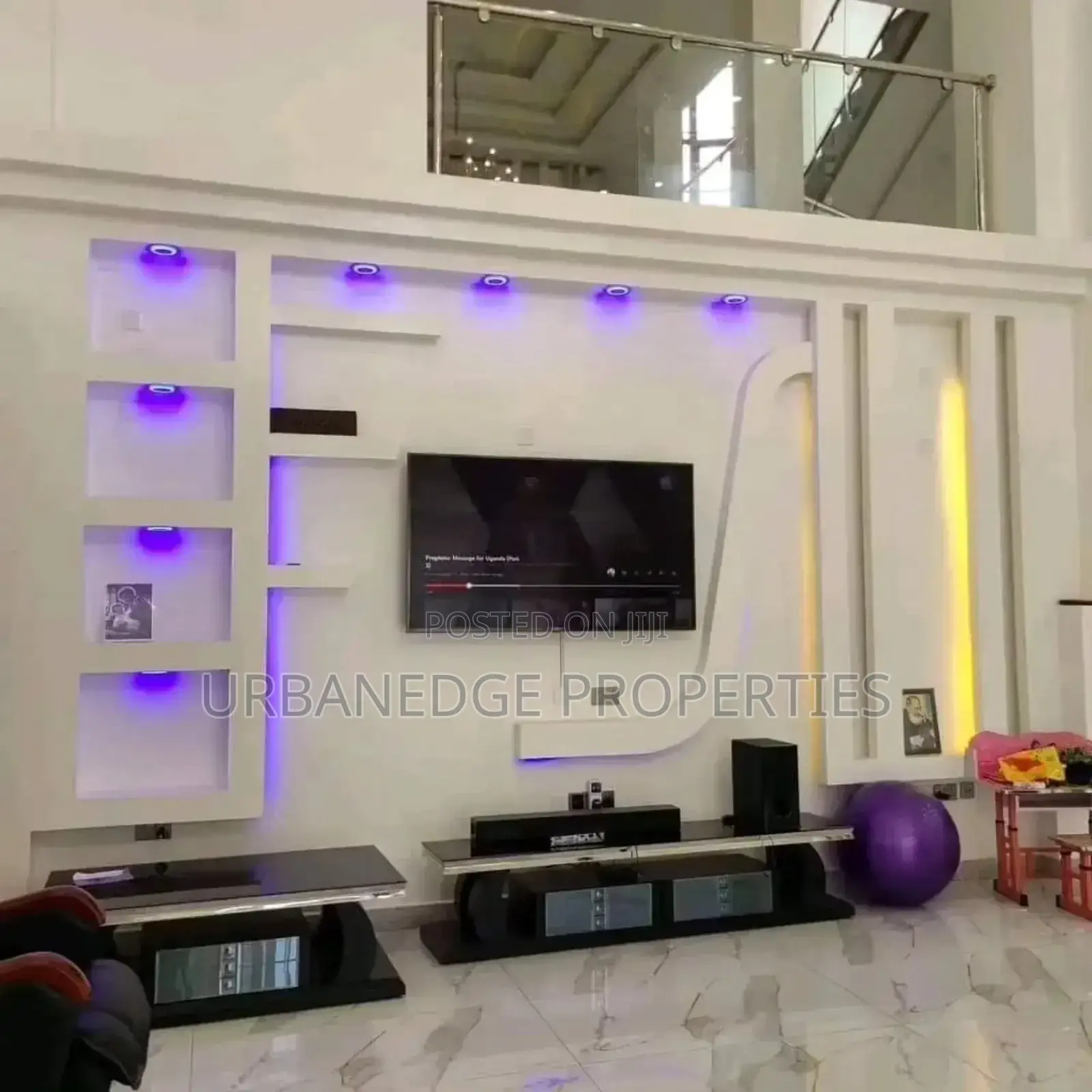 6bdrm Mansion in Bwebajja Akright, Central Division for rent