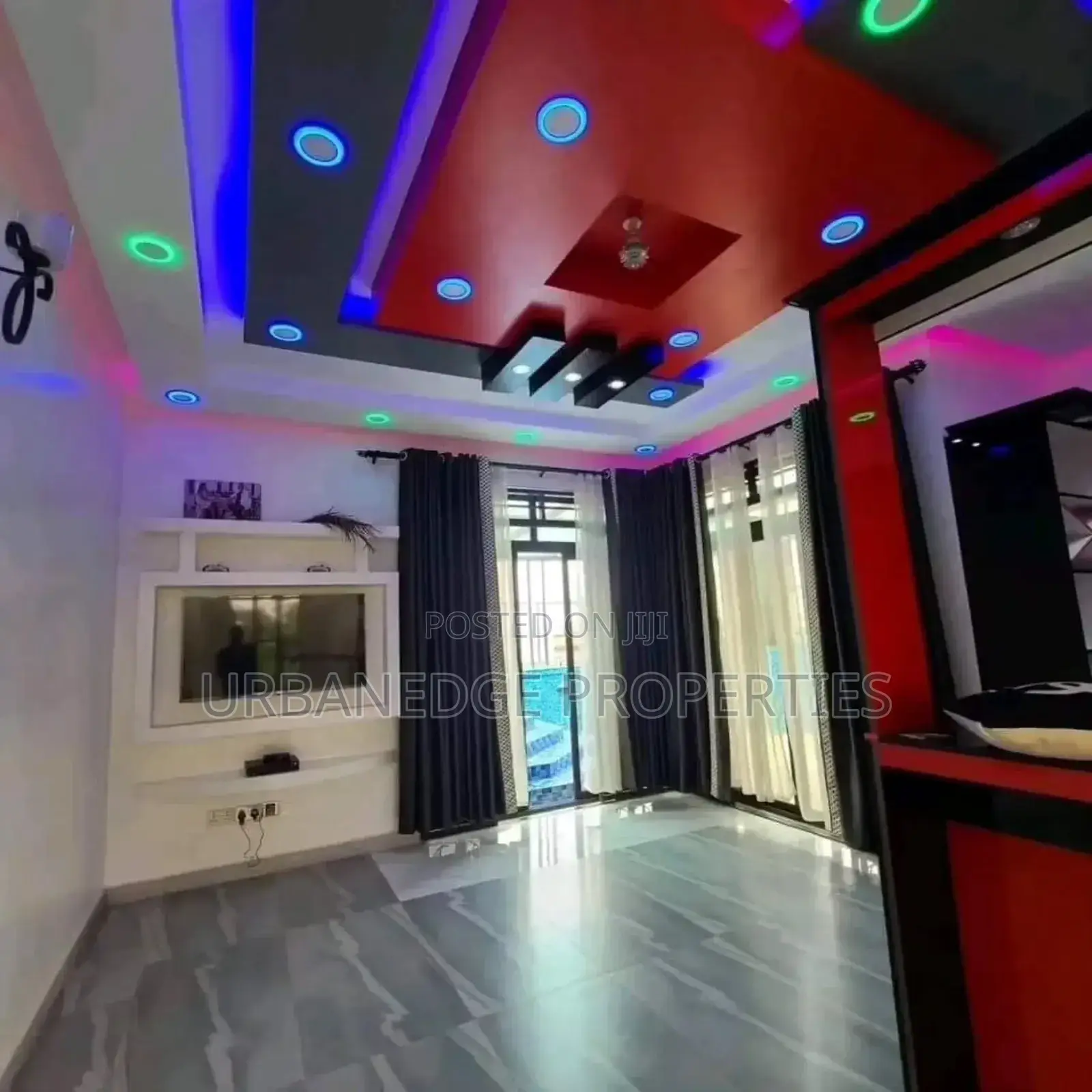 6bdrm Mansion in Bwebajja Akright, Central Division for rent