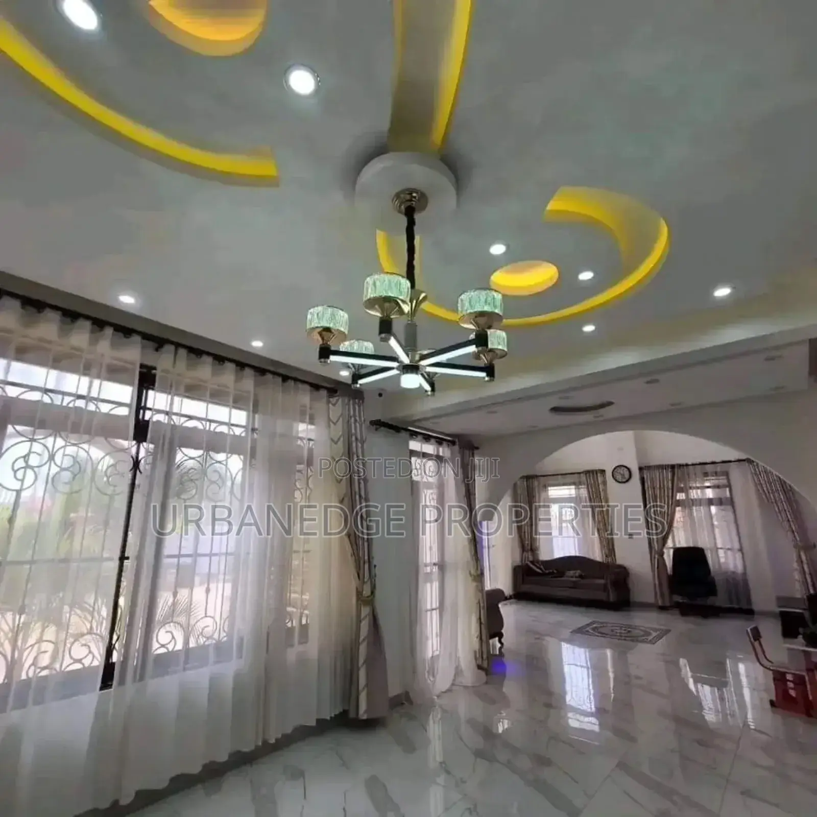6bdrm Mansion in Bwebajja Akright, Central Division for rent