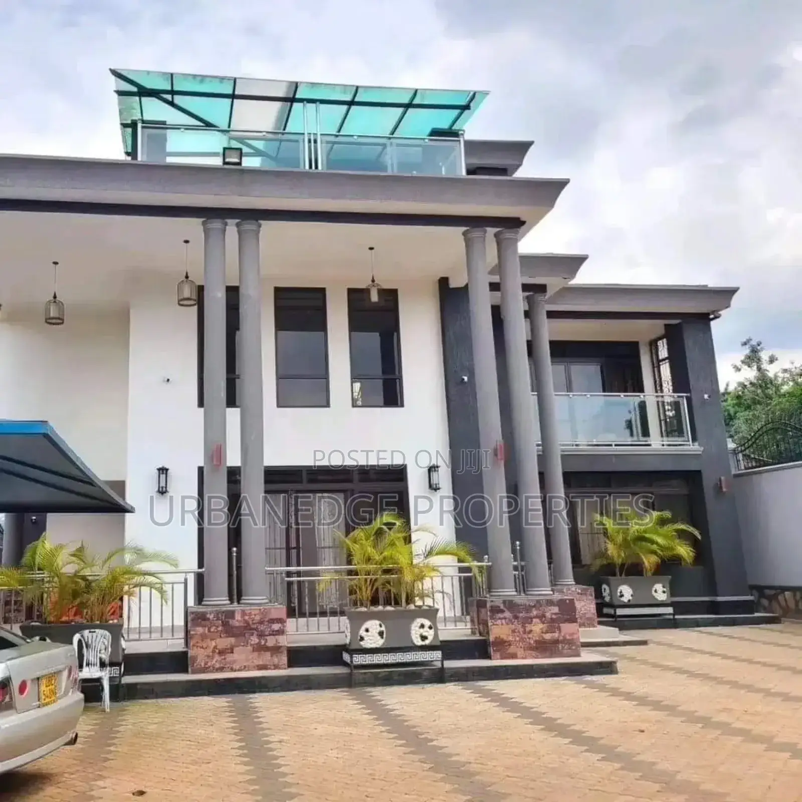 6bdrm Mansion in Bwebajja Akright, Central Division for rent