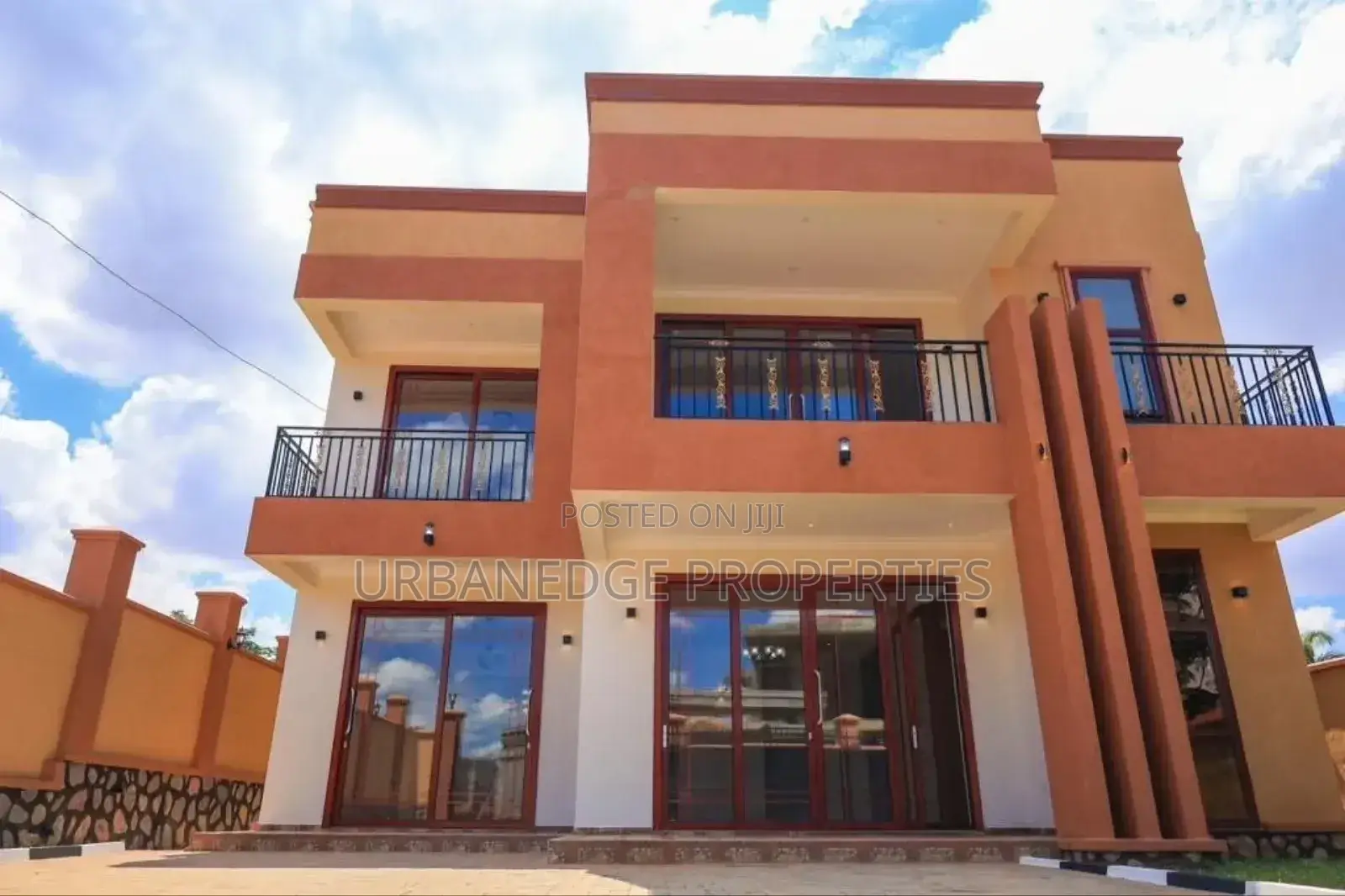 5bdrm Mansion in Buziga, Central Division for rent