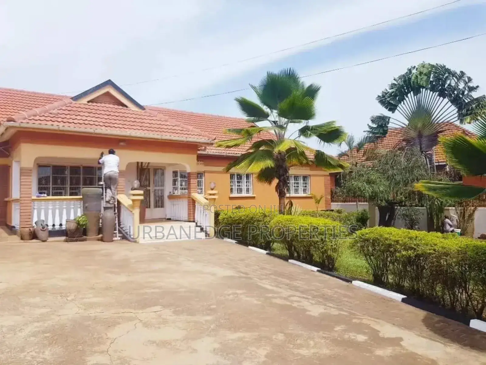 4bdrm Bungalow in Kitende, Central Division for rent