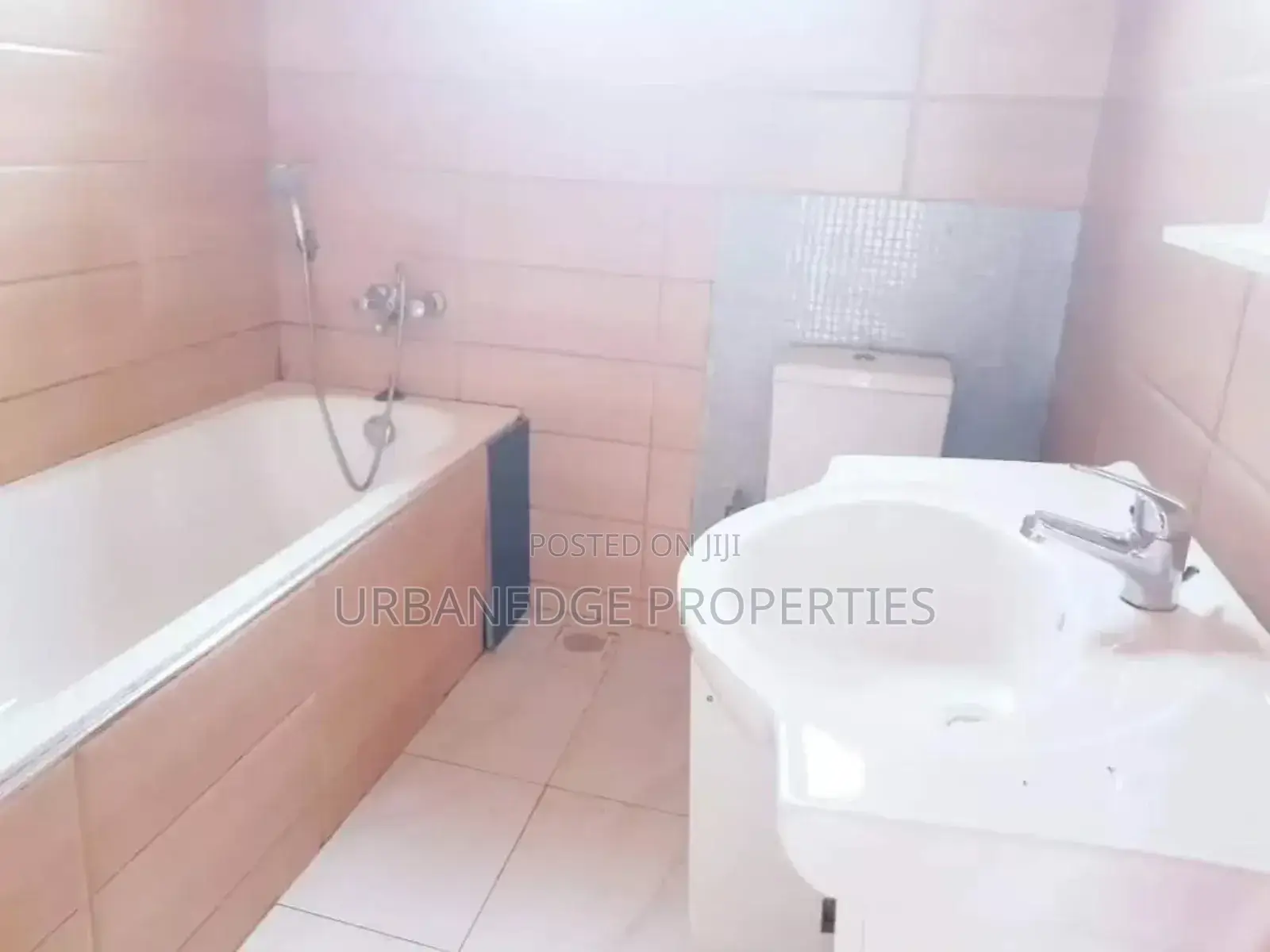 4bdrm Bungalow in Kitende, Central Division for rent