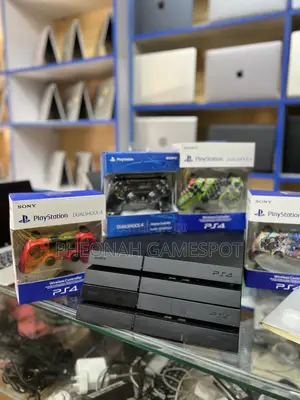 Ps4 Standard Solid Entertainment Box, 2 Controllers, 13 Games