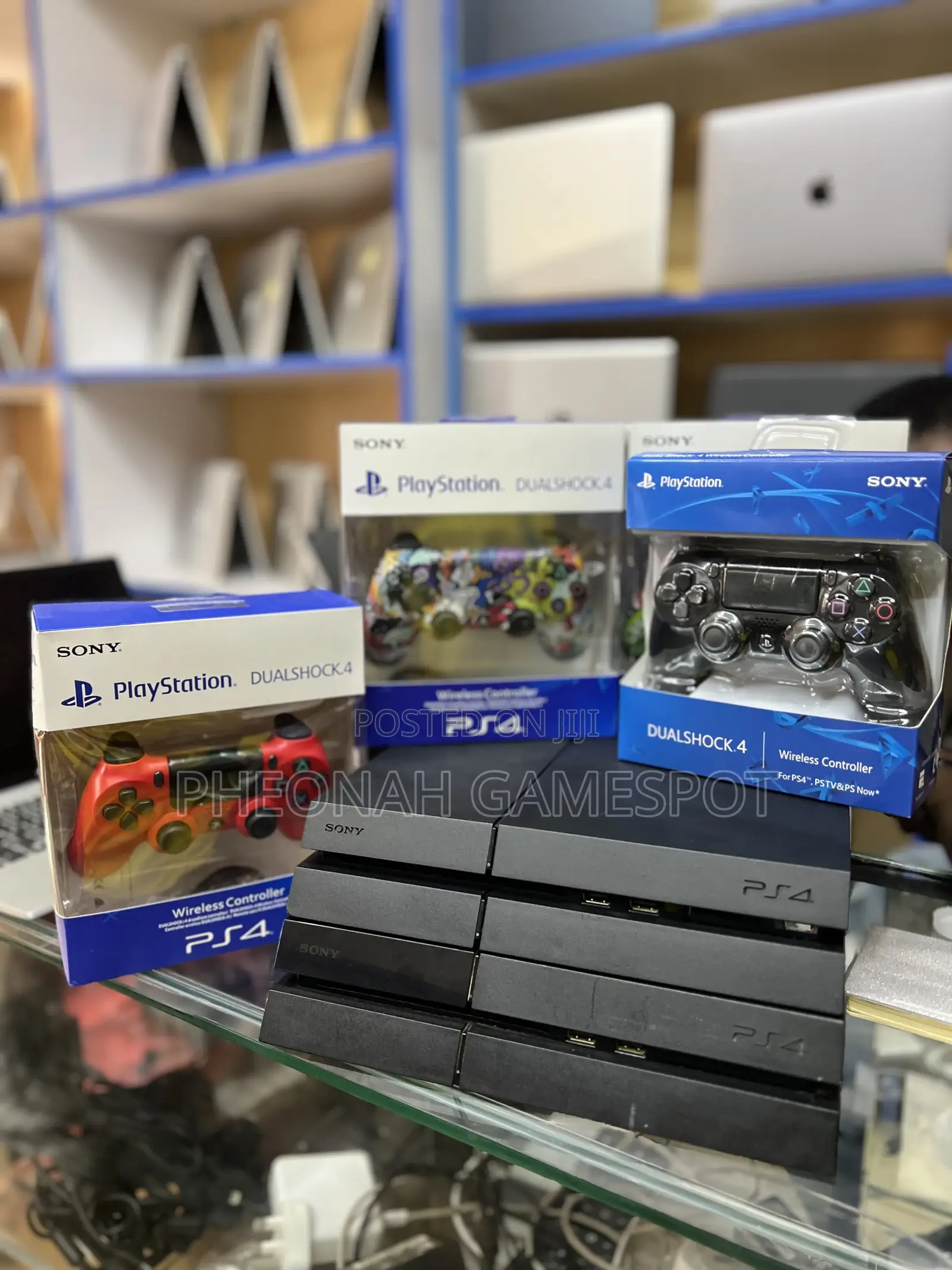 Playstation 4 Standard Gaming Happiness, 2 Pads, 13 Games