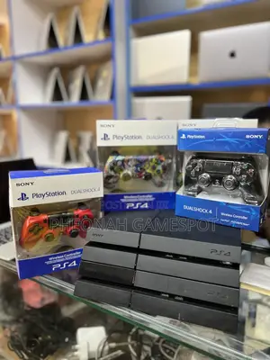 Playstation 4 Standard Gaming Happiness, 2 Pads, 13 Games