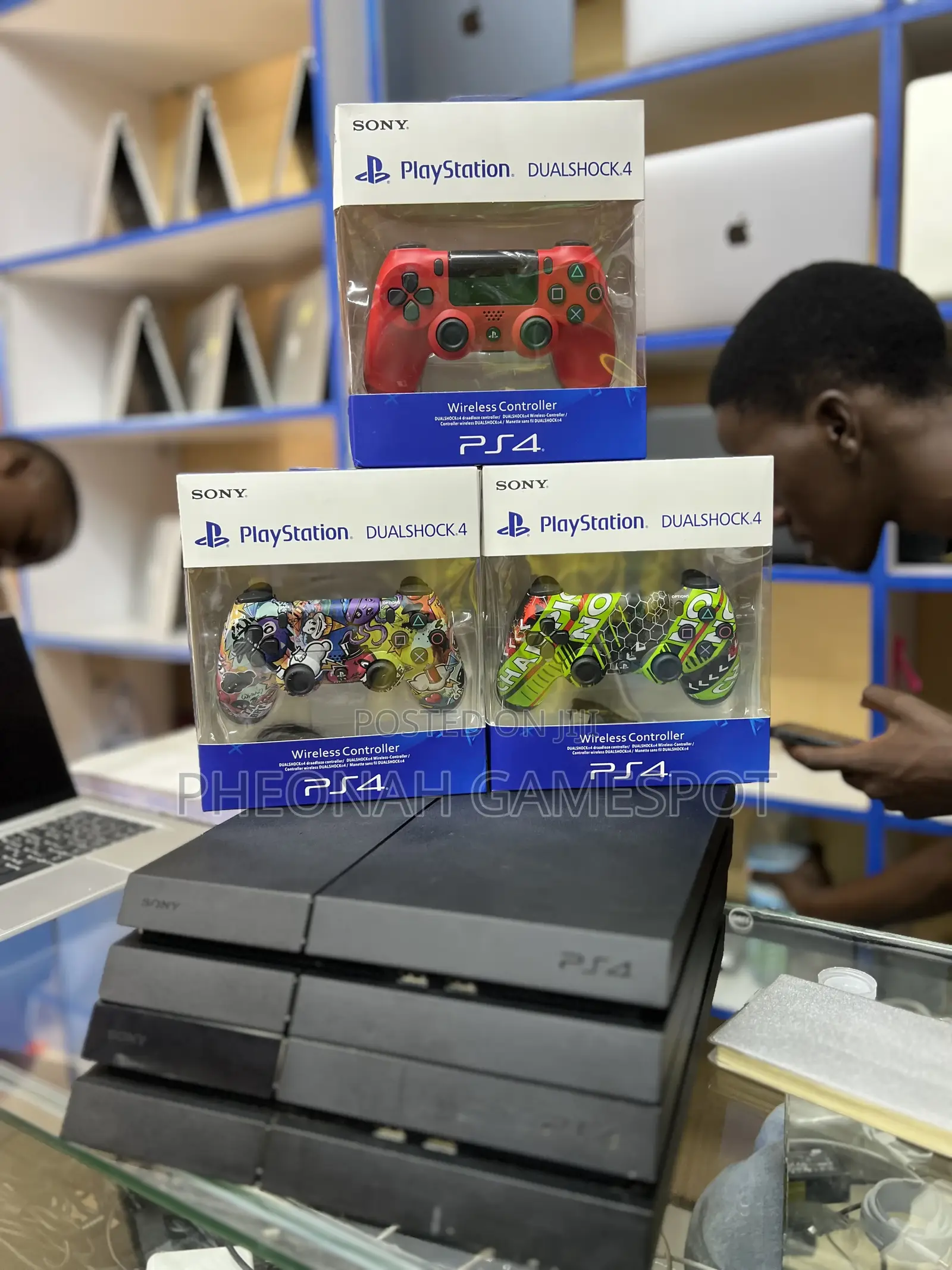 Ps4 Standard Entertainment Made Sweet, 13 Games, 2 Pads