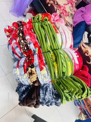 5x6 Woolen Soft Blanket Available in Different Designs