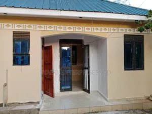 2bdrm House in Kawuku Ggaba Road, Makindye for rent