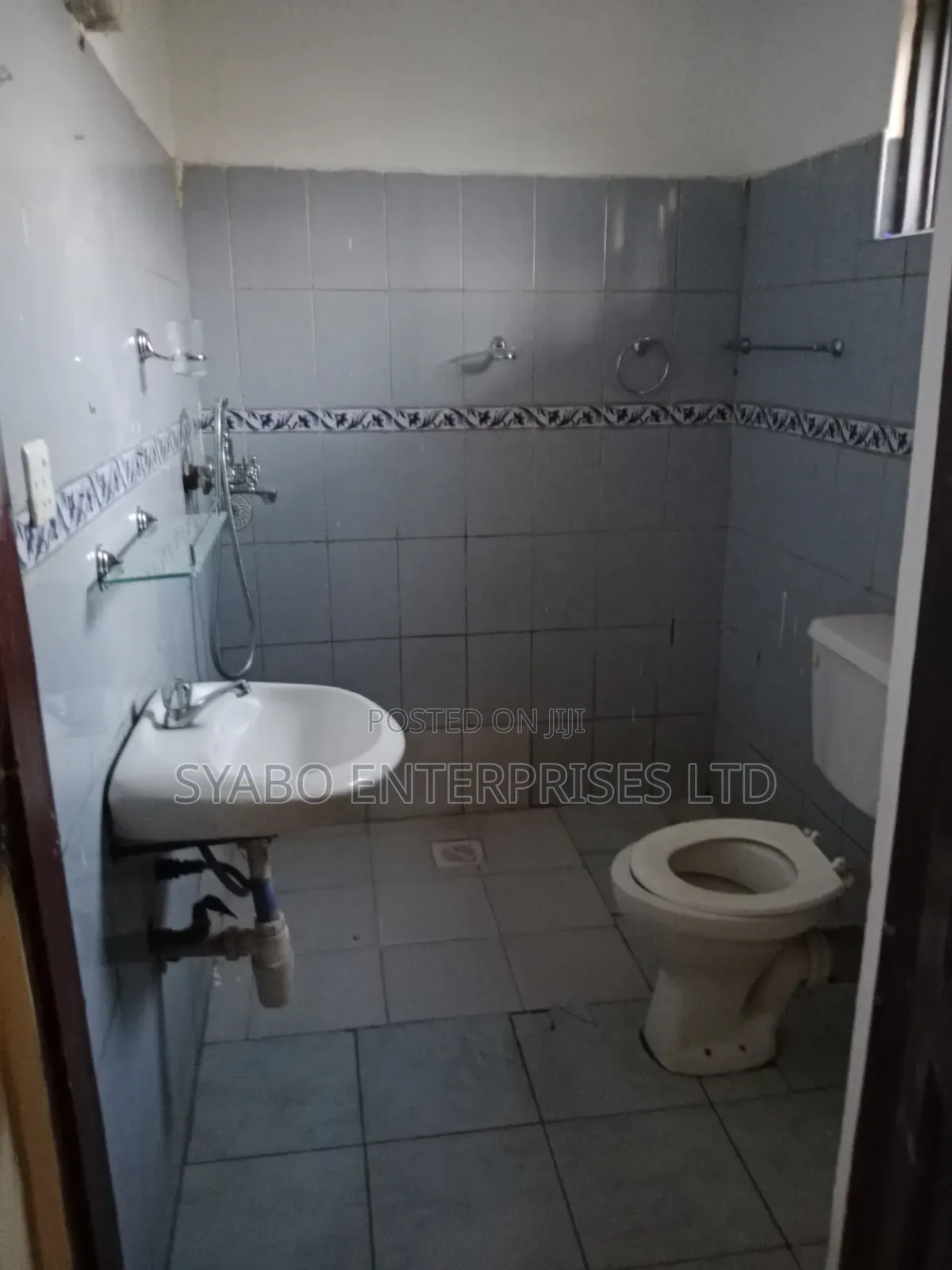 2bdrm House in Kawuku Ggaba Road, Makindye for rent
