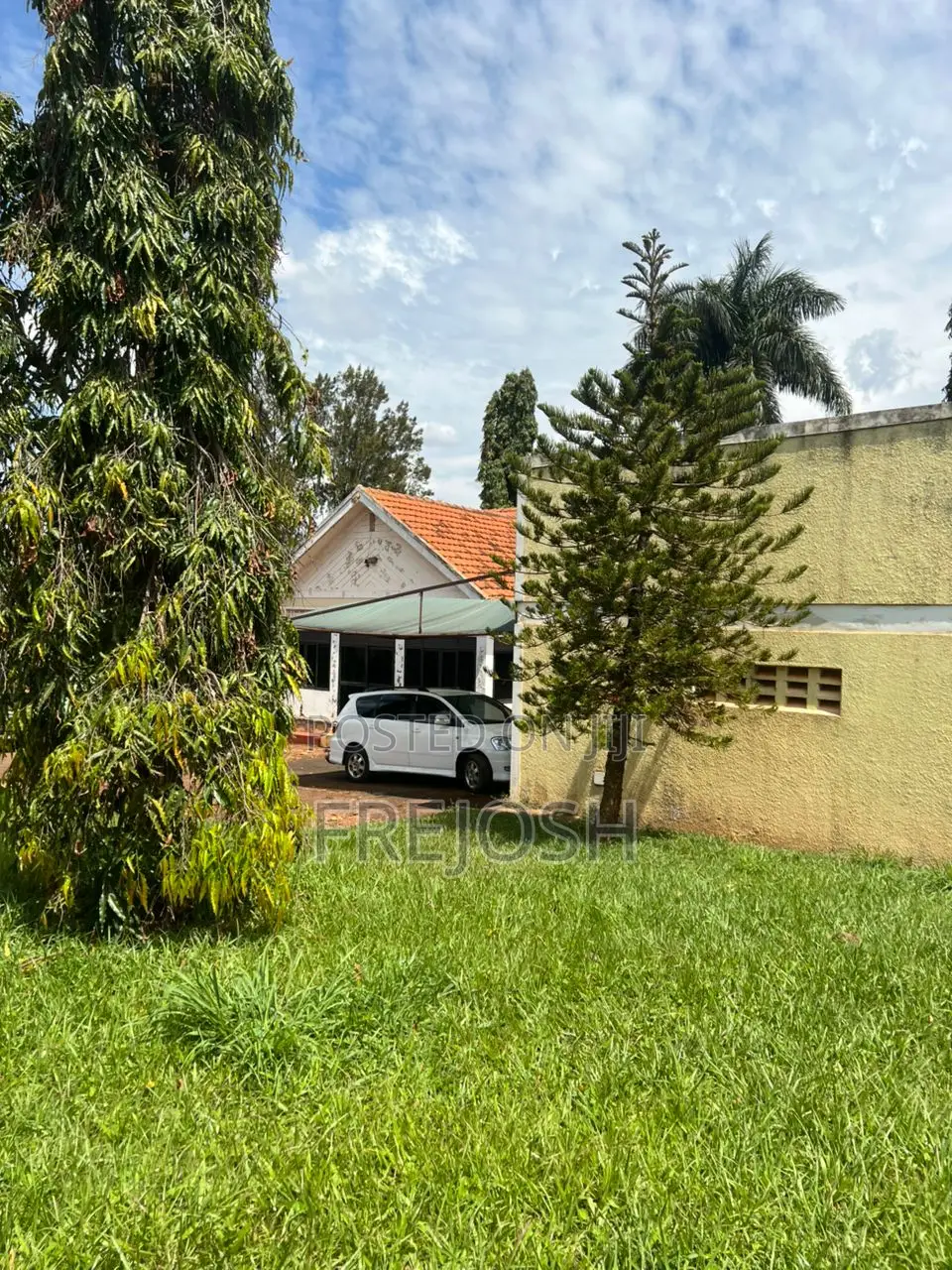 4bdrm Bungalow in Central Division for sale
