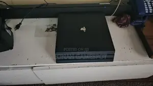 Playstation 4 Pro: 25 Games. 2 Pads. Better Than A Plate Of Luwombo