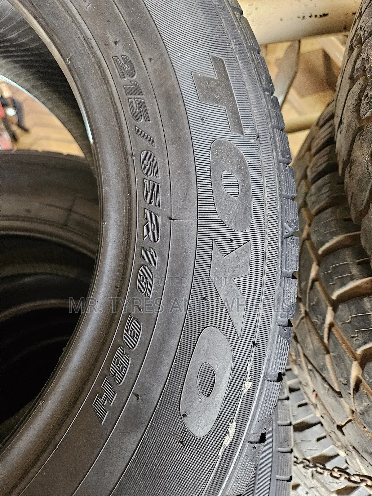 215 65 R16 Toyo Tires 4rm Japan Direct Order We Deliver At Ur Home.