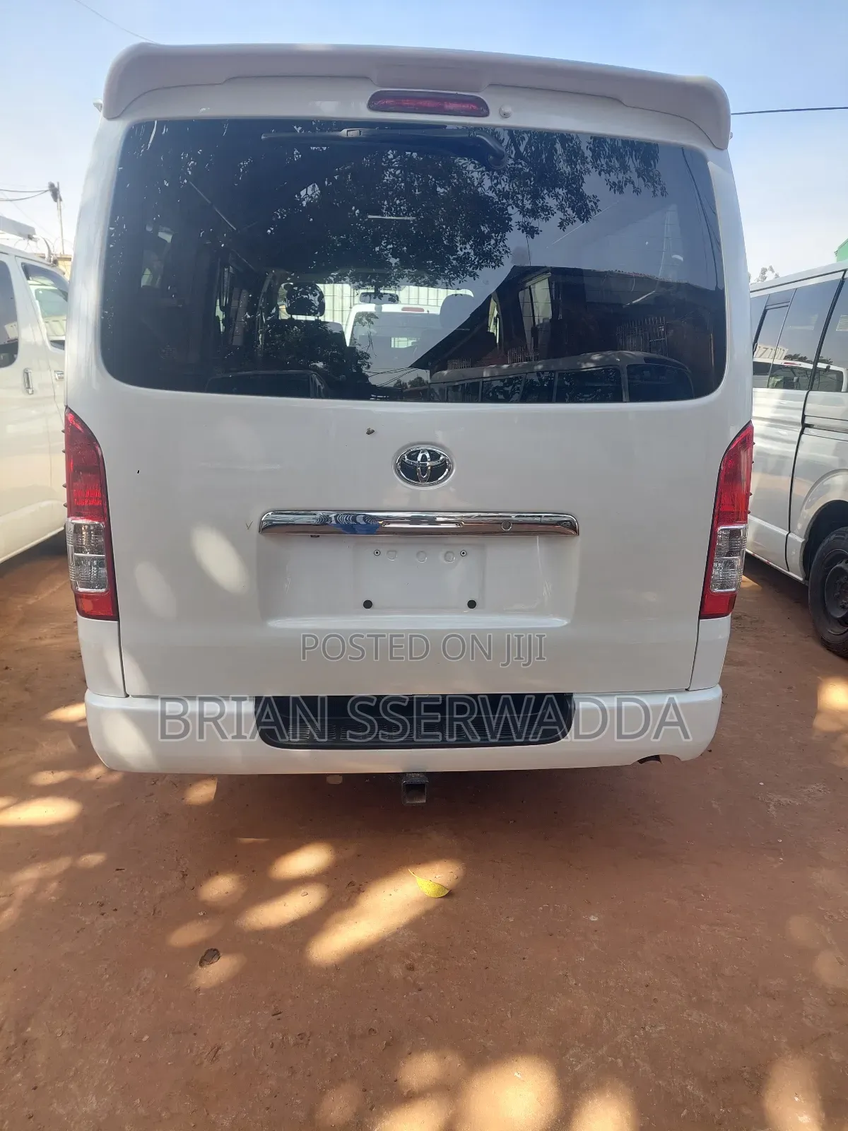 Toyota HiAce 2012 White