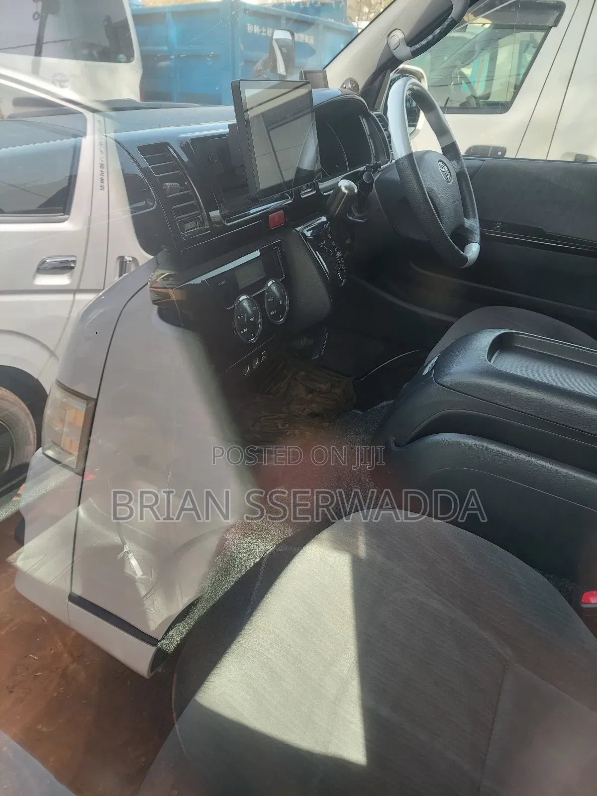Toyota HiAce 2012 White