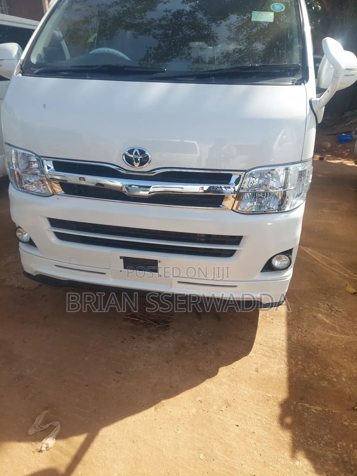 Toyota HiAce 2012 White
