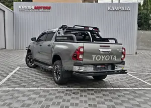 Toyota Hilux 2018 Green