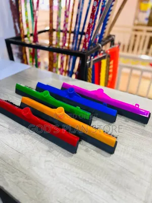 General Double Sided Plastic Squeezers