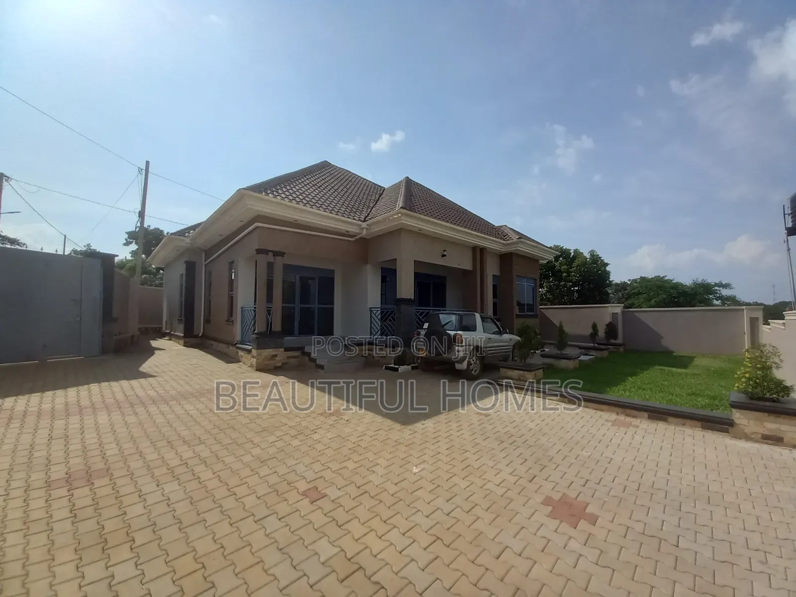 Furnished 4bdrm Bungalow in Kira for sale