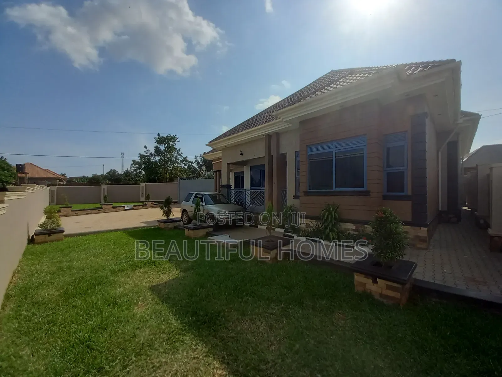Furnished 4bdrm Bungalow in Kira for sale