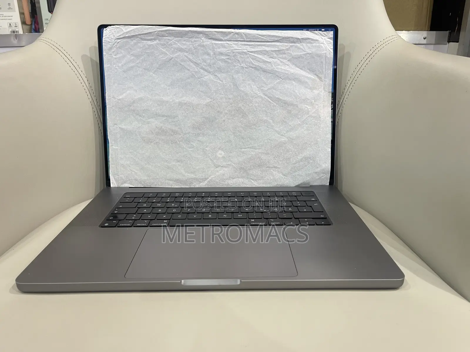 Laptop Apple MacBook Pro 2021 M1 16GB Apple M1 Pro SSD 512GB