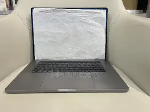 Laptop Apple MacBook Pro 2021 M1 16GB Apple M1 Pro SSD 512GB