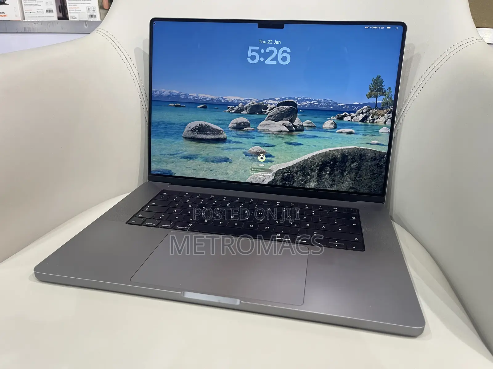 Laptop Apple MacBook Pro 2021 M1 16GB Apple M1 Pro SSD 512GB