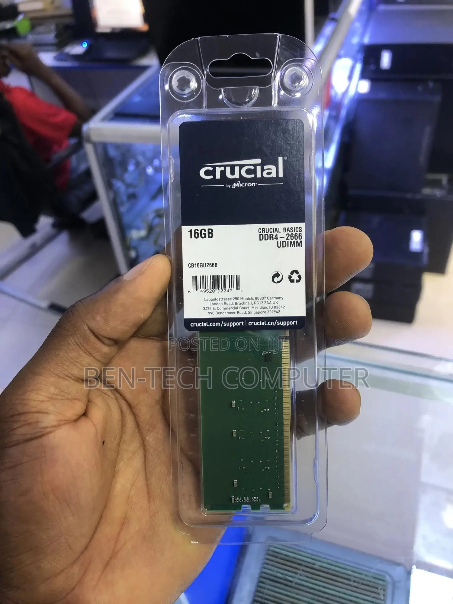 Pc4 16gb of Ram. For Desktop