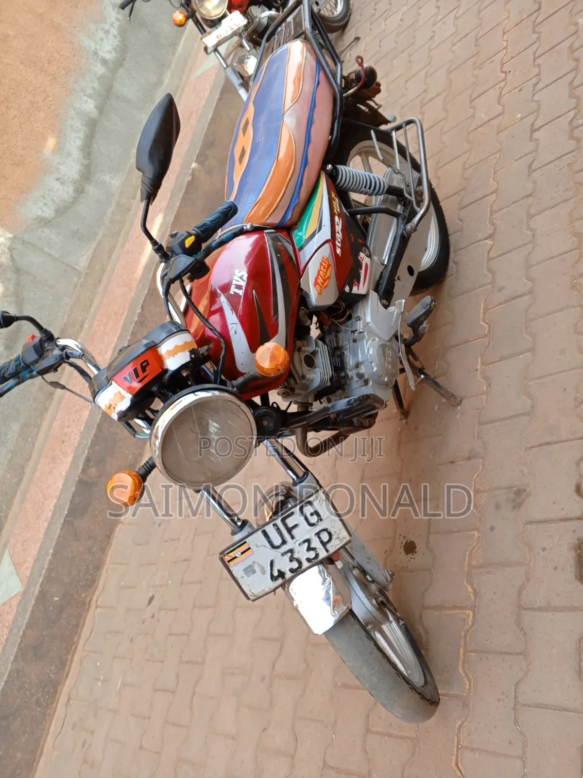 TVS HLX 125 2021 Red