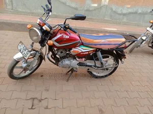 TVS HLX 125 2021 Red
