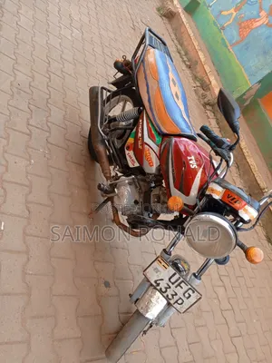 TVS HLX 125 2021 Red