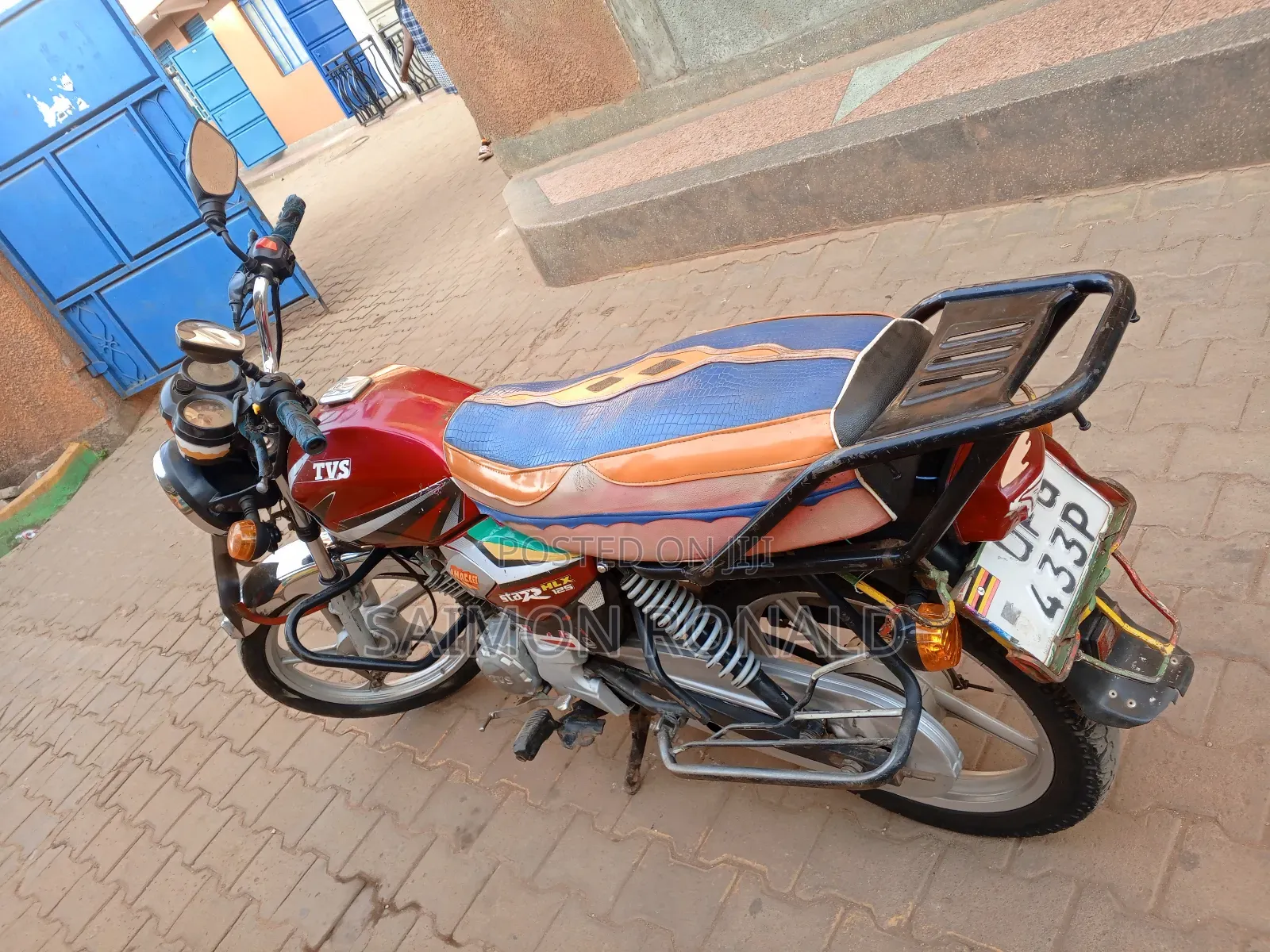 TVS HLX 125 2021 Red