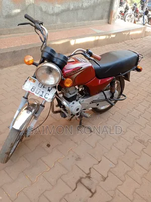 Bajaj Boxer 100 2022 Red