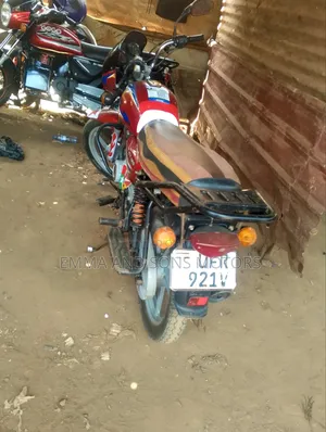 Bajaj Boxer 125 2023 Red