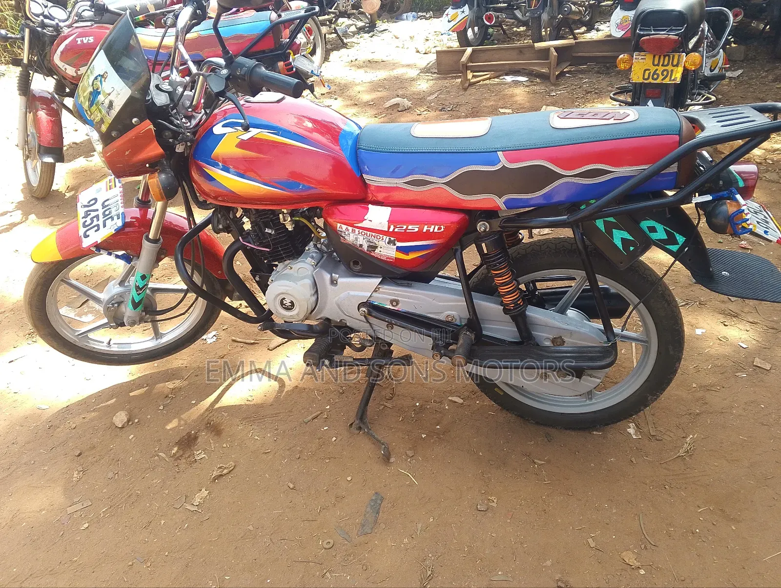 Bajaj Boxer 125 2024 Red