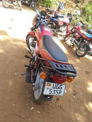 Bajaj Boxer 125 2024 Red