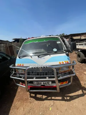 Toyota HiAce 2001 White