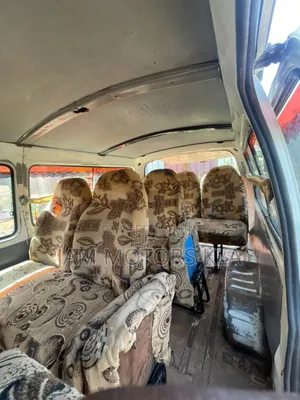 Toyota HiAce 2001 White
