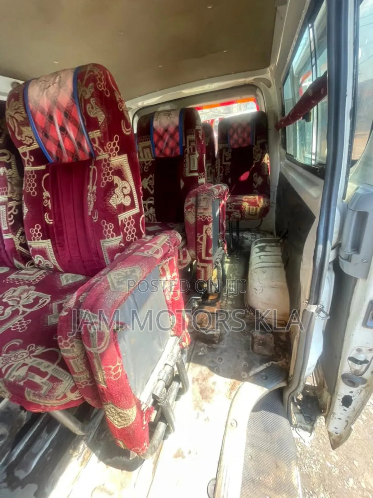 Toyota HiAce 2009 White