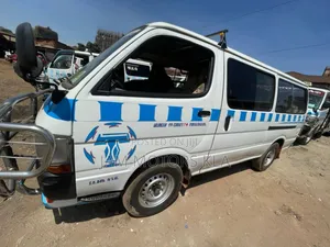 Toyota HiAce 1999 White