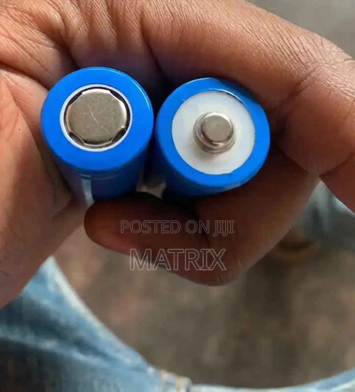 Pair of 3.7v Rechargeable Lithium Ion Battery 18650