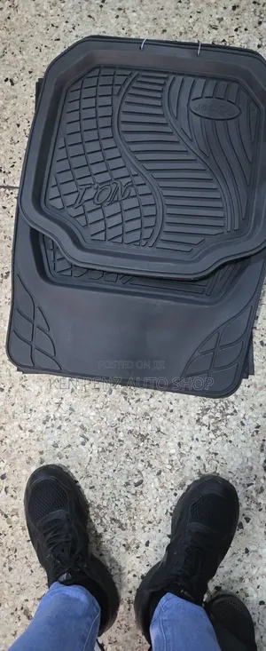 Black Rubber Floor Mats ( No.1)