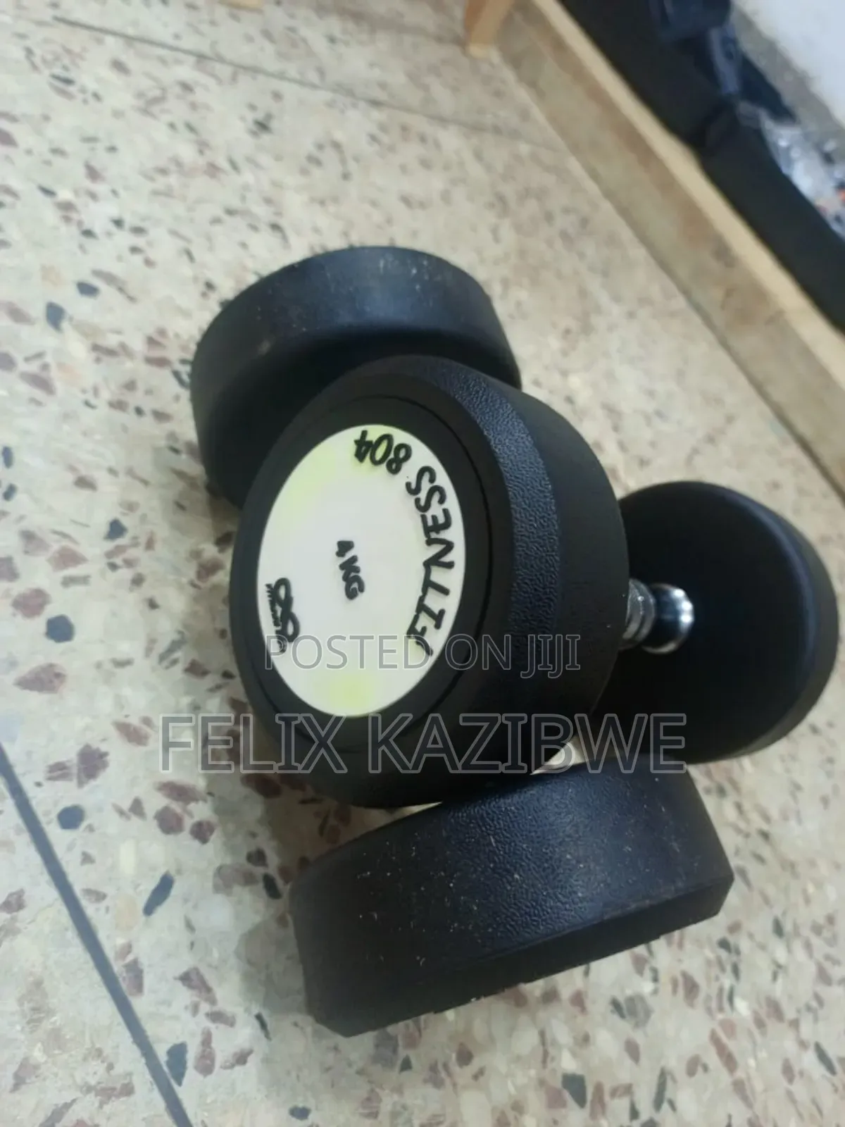 4kg Rubber Coated Dumbbell.