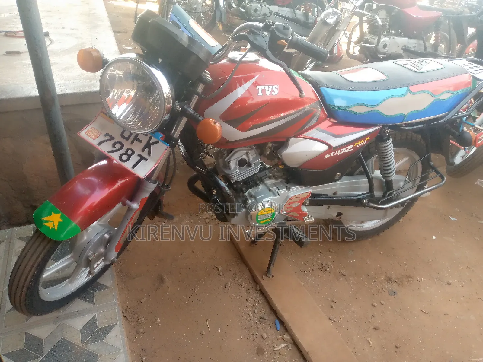 TVS HLX 125 2021 Red