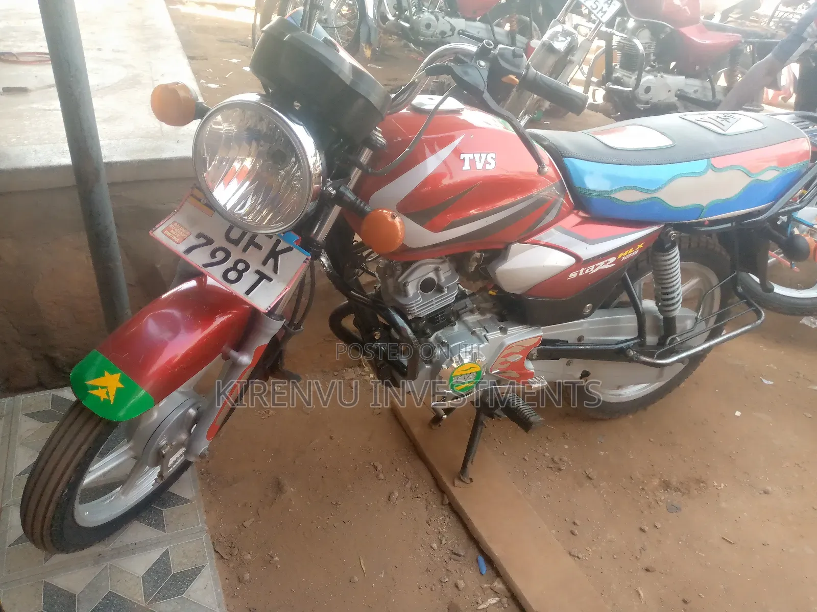 TVS HLX 125 2021 Red