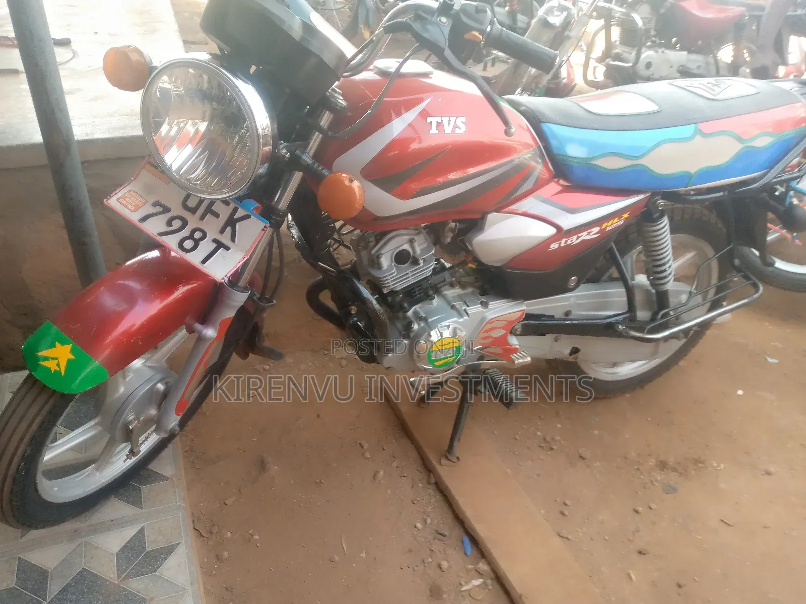 TVS HLX 125 2021 Red